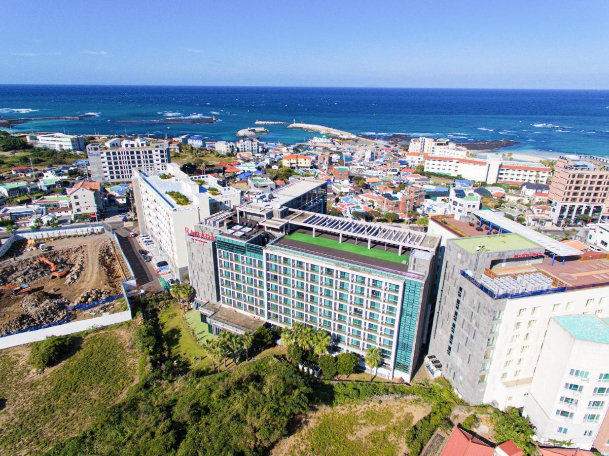 Hotel Ramada By Wyndham Jeju Hamdeok Exteriér fotografie