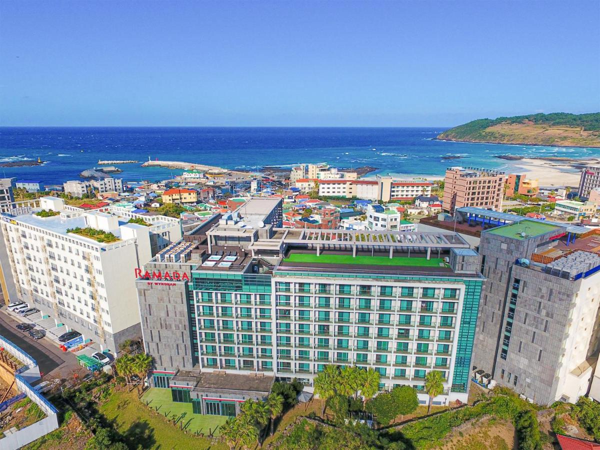 Hotel Ramada By Wyndham Jeju Hamdeok Exteriér fotografie