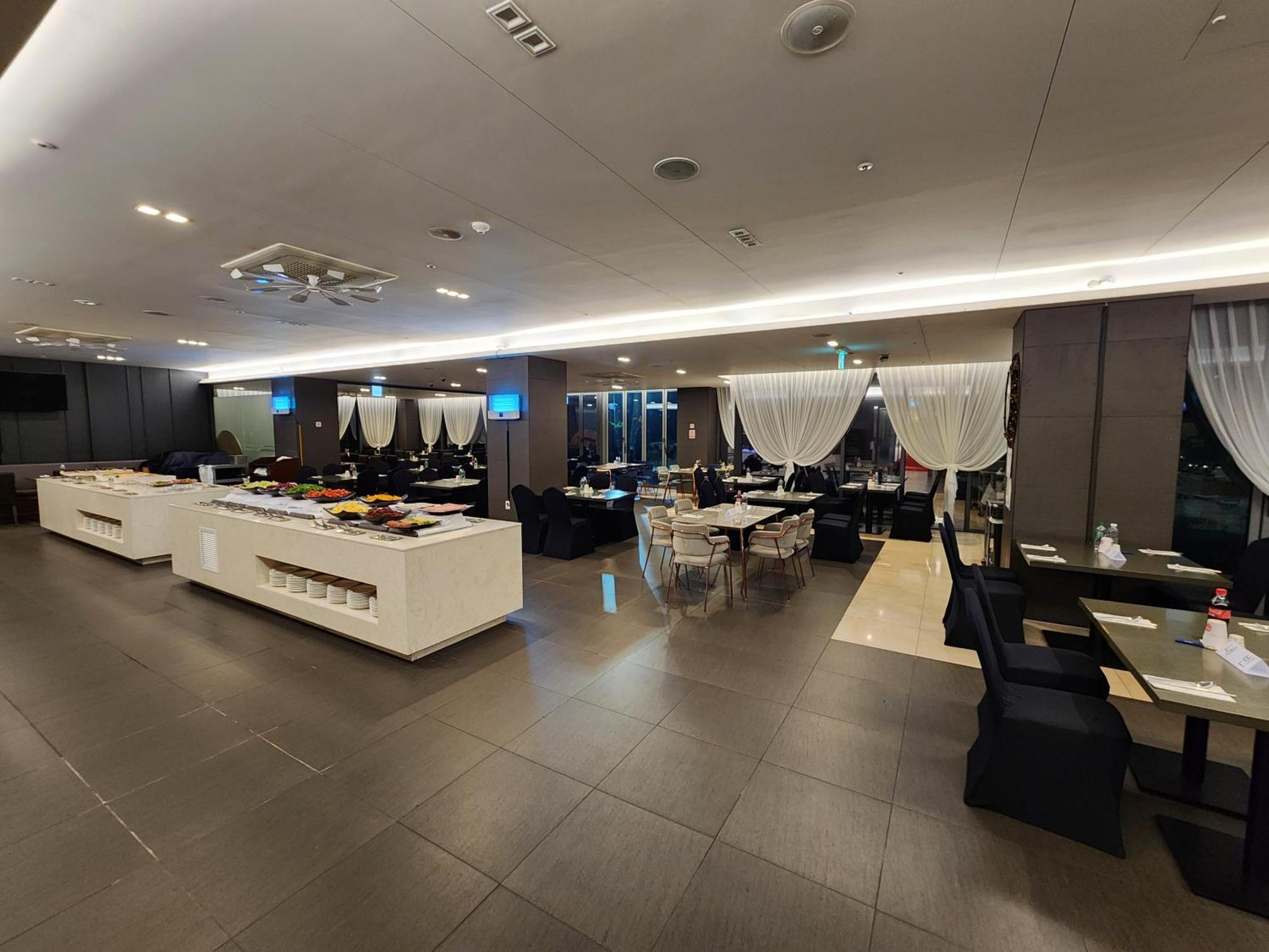 Hotel Ramada By Wyndham Jeju Hamdeok Exteriér fotografie