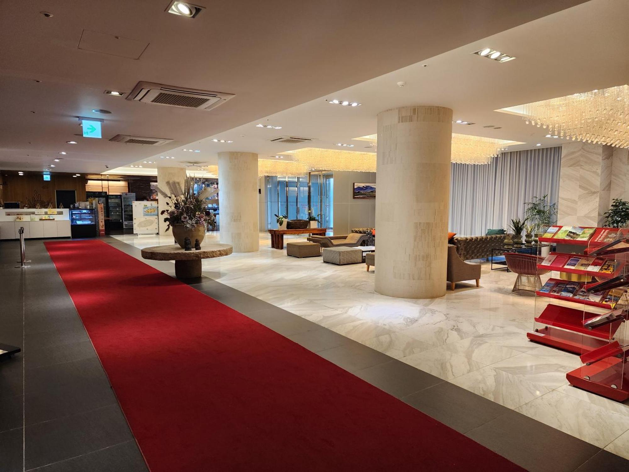 Hotel Ramada By Wyndham Jeju Hamdeok Exteriér fotografie