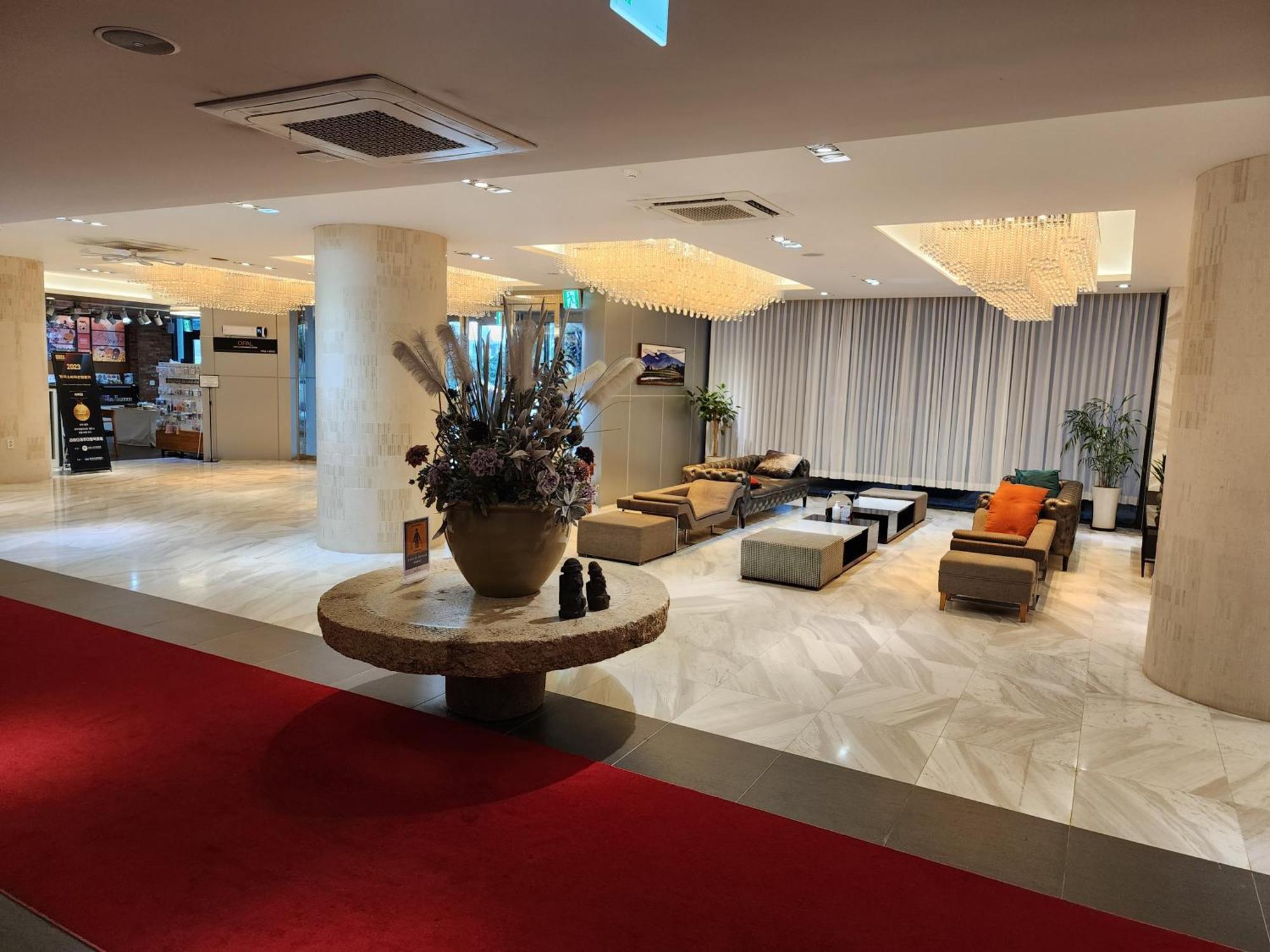 Hotel Ramada By Wyndham Jeju Hamdeok Exteriér fotografie