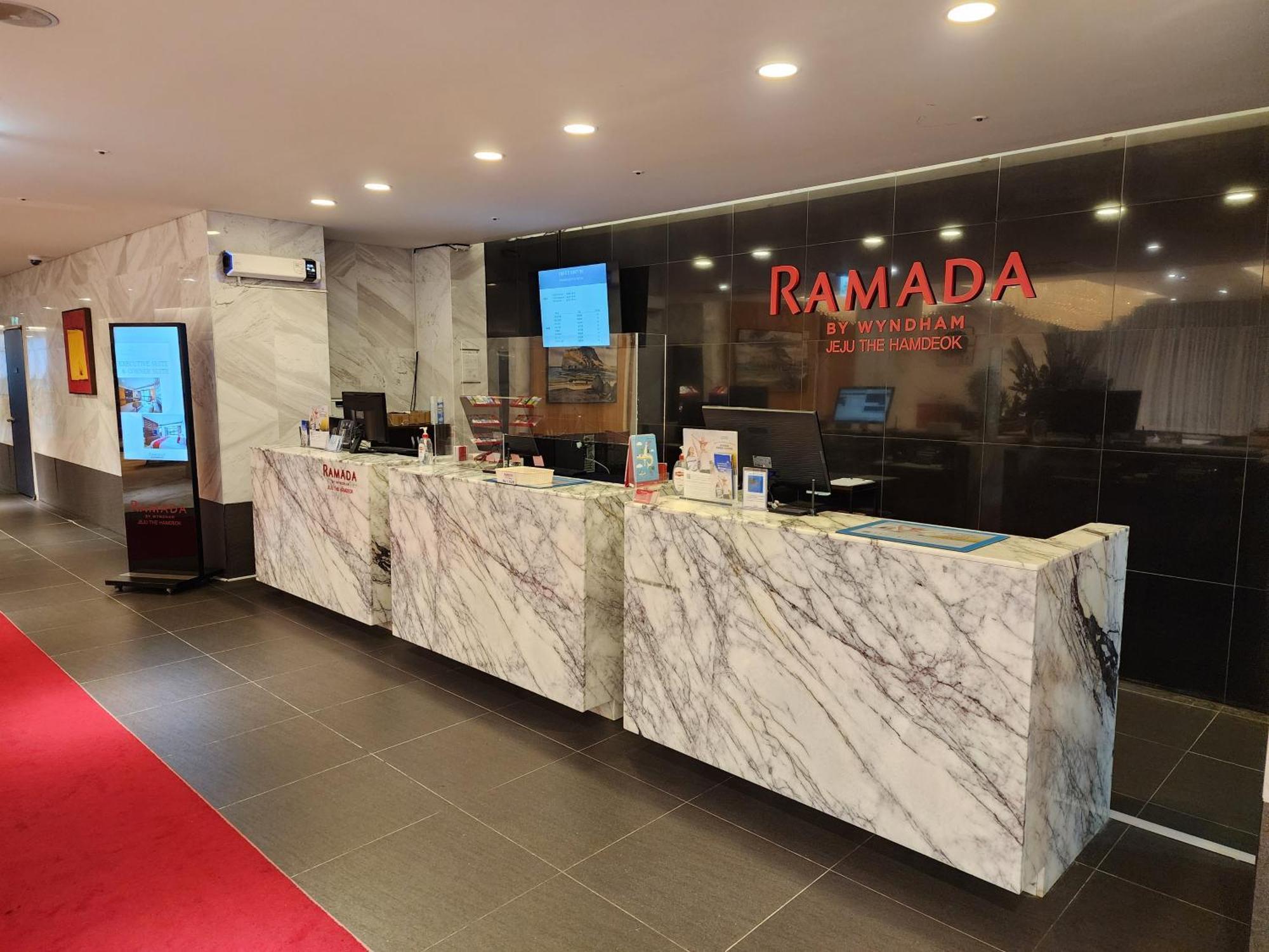 Hotel Ramada By Wyndham Jeju Hamdeok Exteriér fotografie