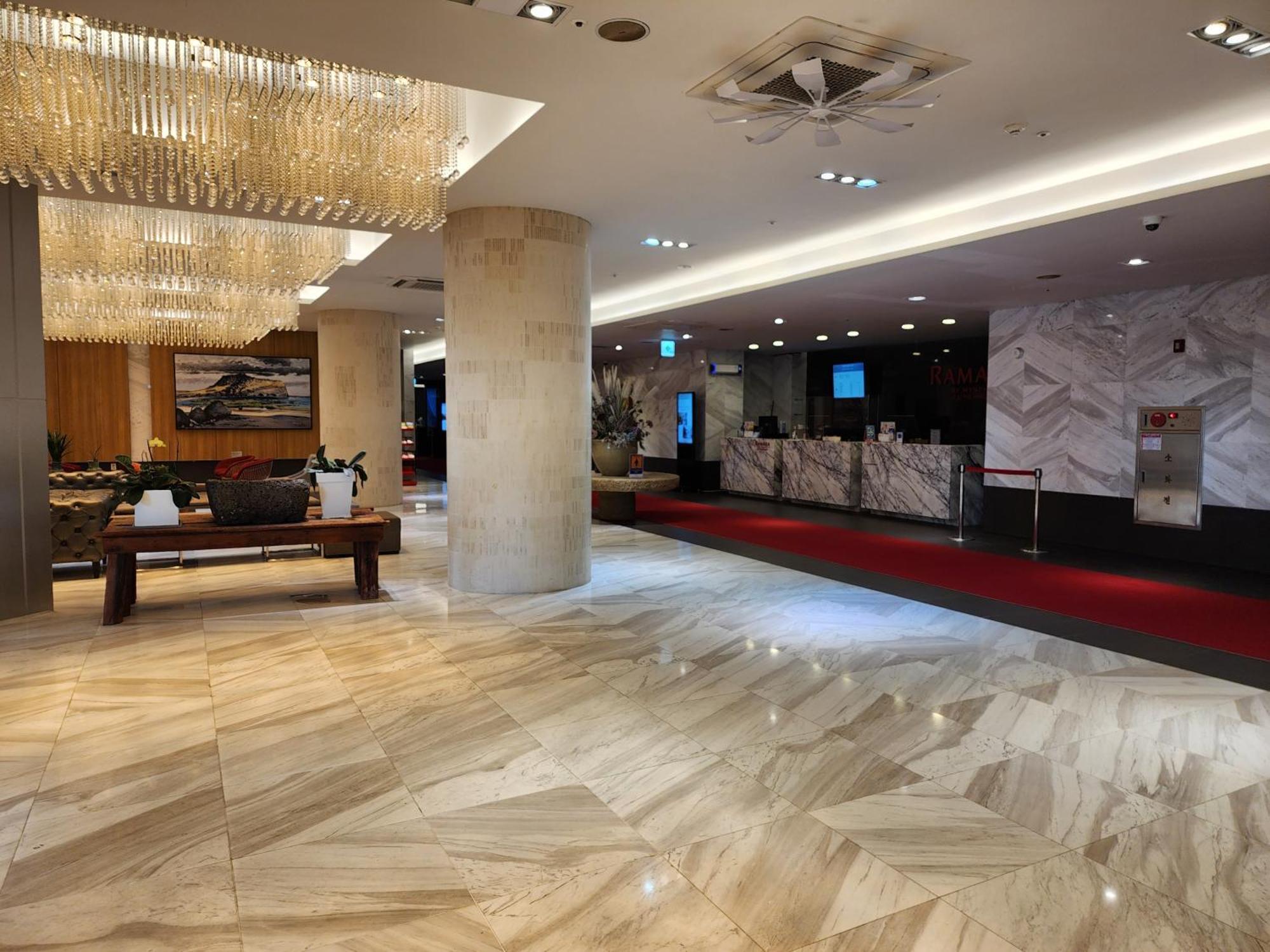 Hotel Ramada By Wyndham Jeju Hamdeok Exteriér fotografie