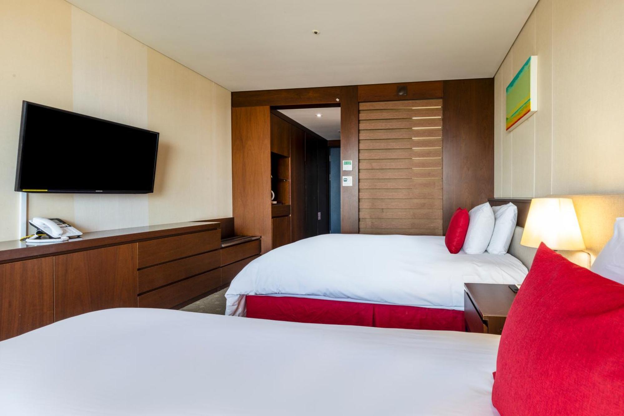 Hotel Ramada By Wyndham Jeju Hamdeok Exteriér fotografie