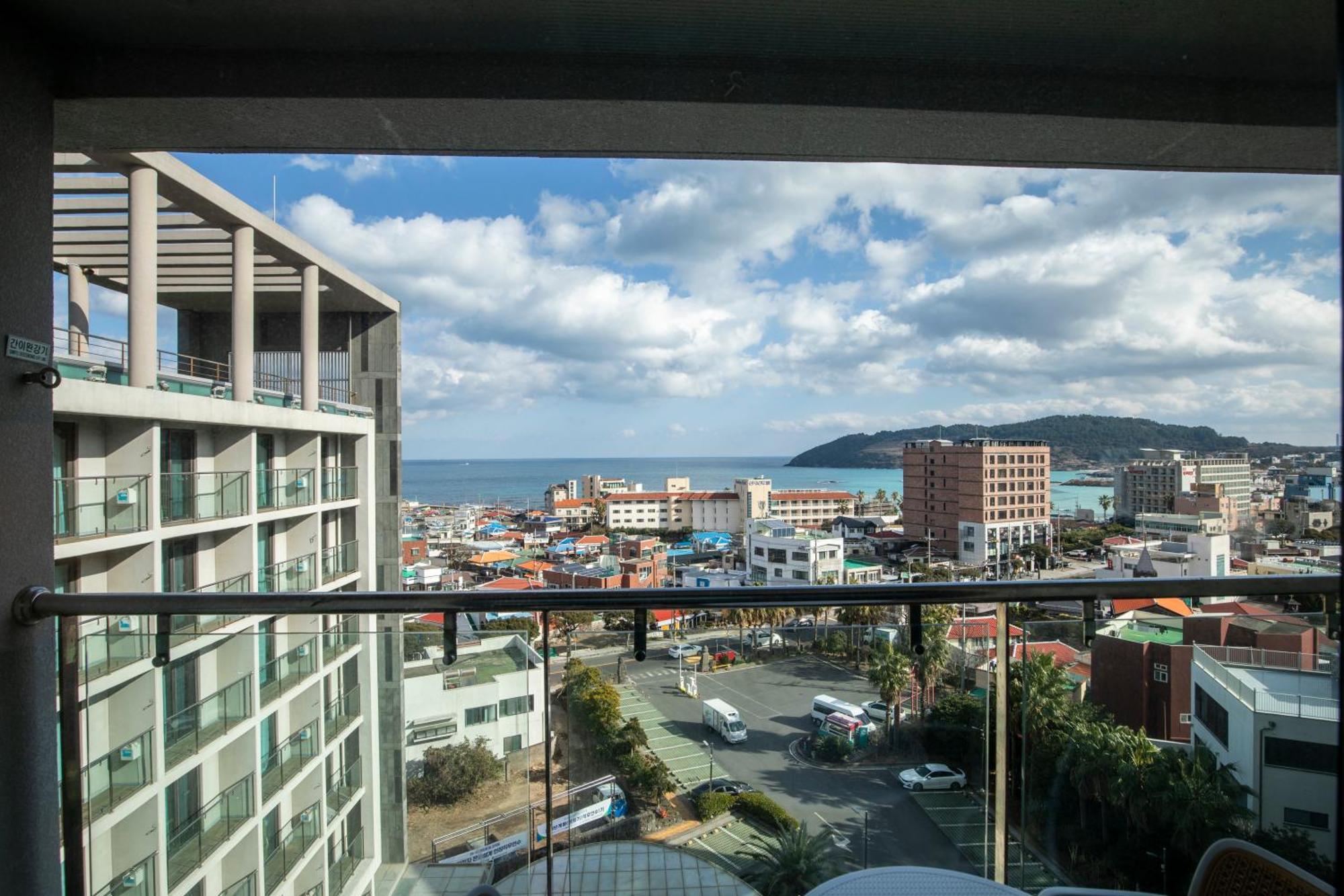 Hotel Ramada By Wyndham Jeju Hamdeok Exteriér fotografie