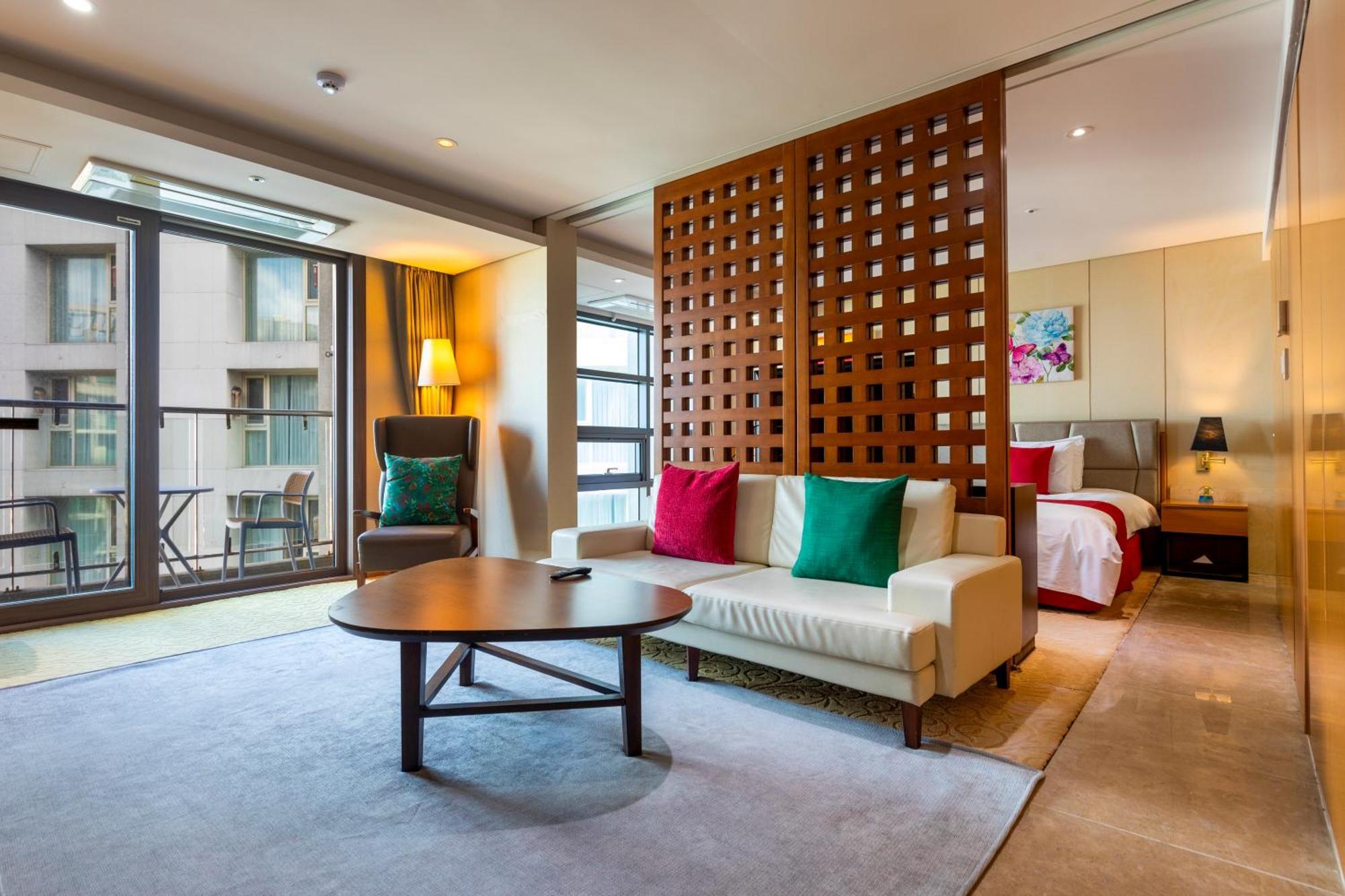 Hotel Ramada By Wyndham Jeju Hamdeok Exteriér fotografie