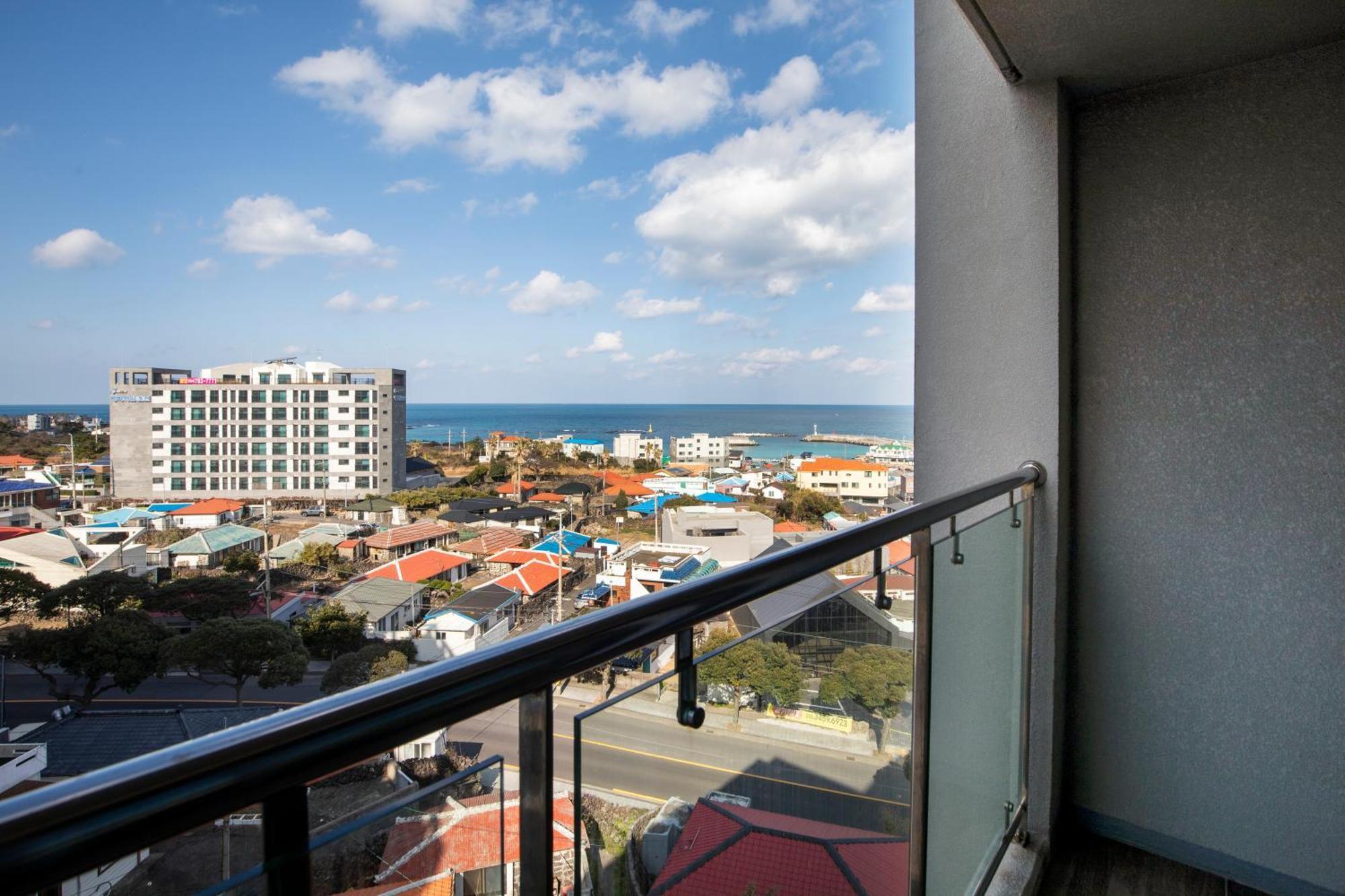 Hotel Ramada By Wyndham Jeju Hamdeok Exteriér fotografie