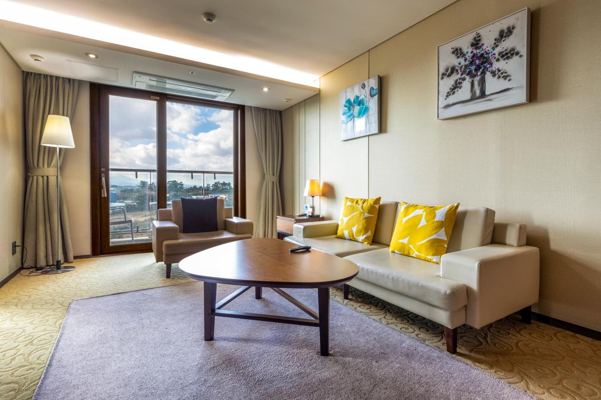 Hotel Ramada By Wyndham Jeju Hamdeok Exteriér fotografie