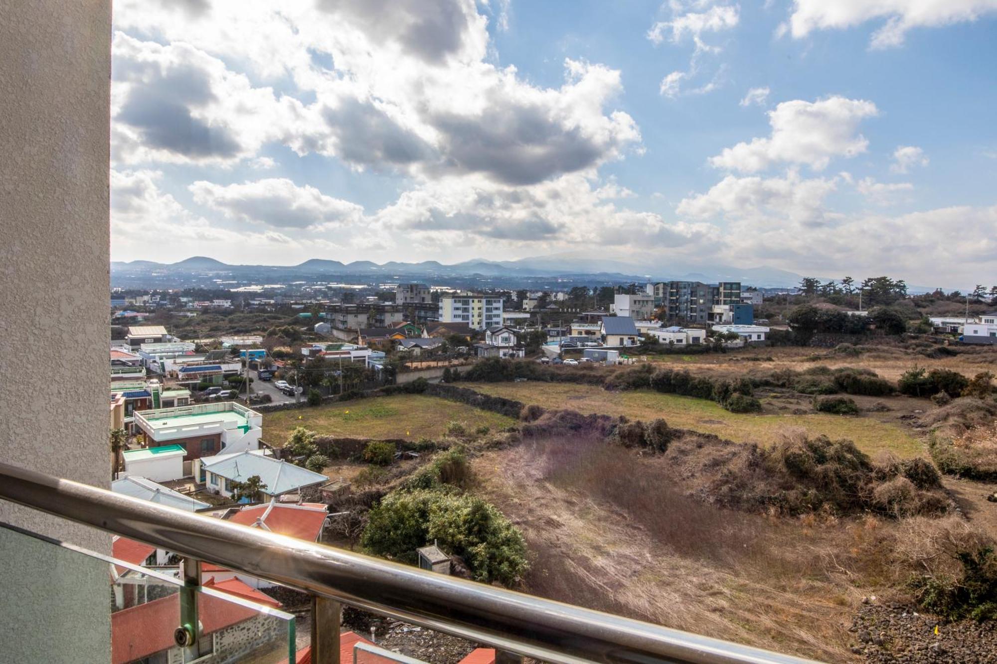 Hotel Ramada By Wyndham Jeju Hamdeok Exteriér fotografie
