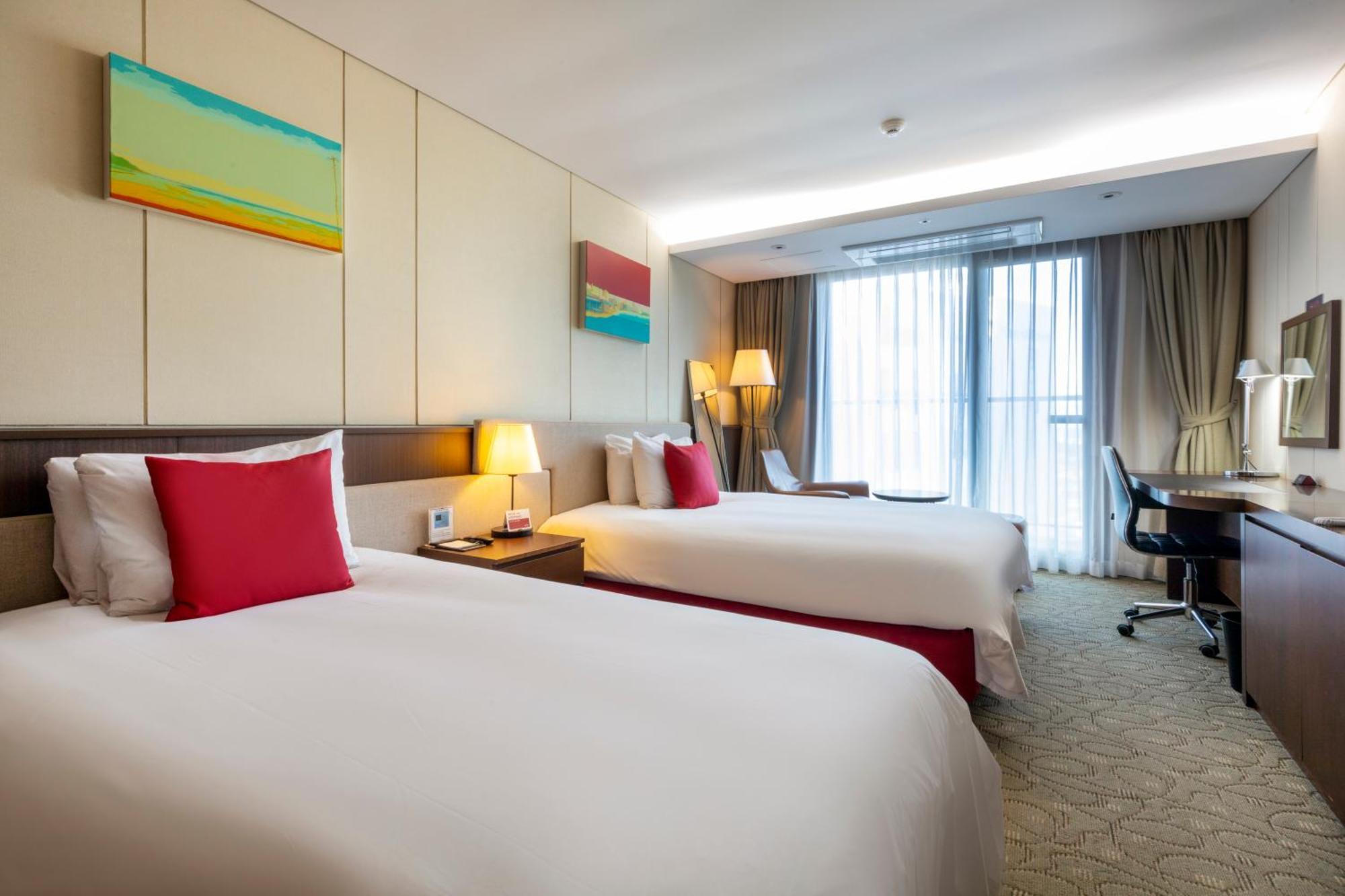 Hotel Ramada By Wyndham Jeju Hamdeok Exteriér fotografie