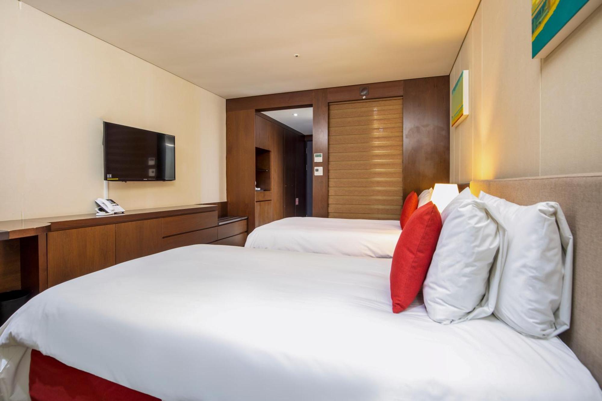 Hotel Ramada By Wyndham Jeju Hamdeok Exteriér fotografie