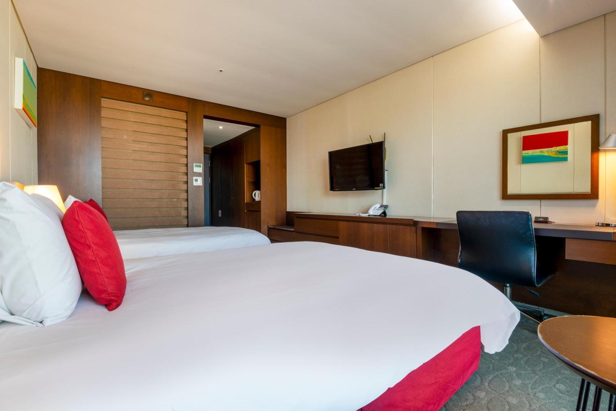 Hotel Ramada By Wyndham Jeju Hamdeok Exteriér fotografie