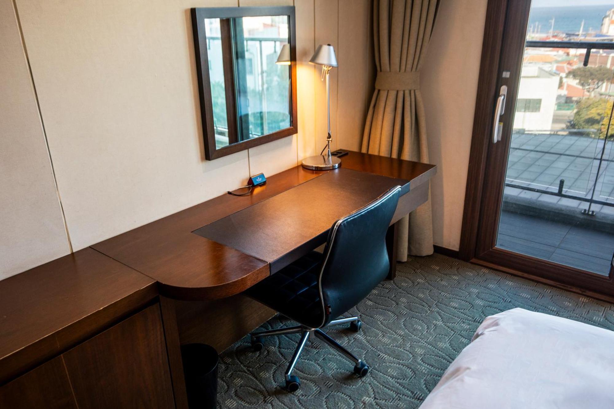 Hotel Ramada By Wyndham Jeju Hamdeok Exteriér fotografie