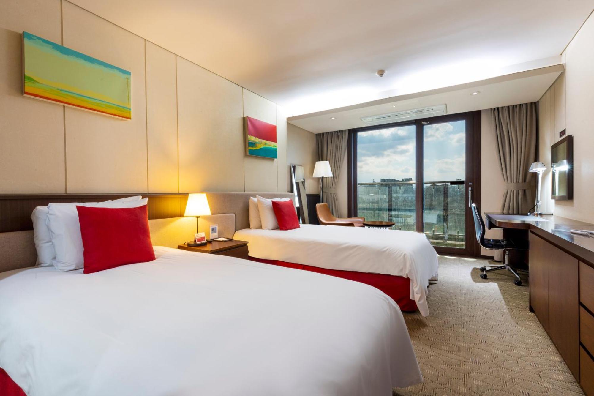 Hotel Ramada By Wyndham Jeju Hamdeok Exteriér fotografie