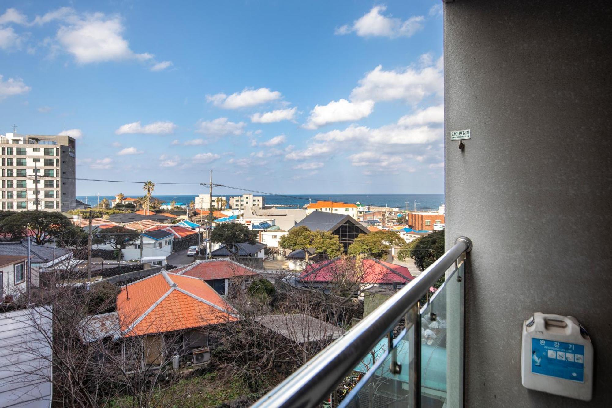 Hotel Ramada By Wyndham Jeju Hamdeok Exteriér fotografie